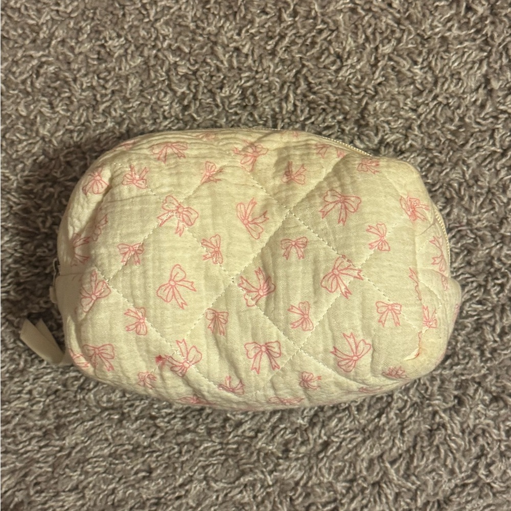 Pink bow makeup bag🎀